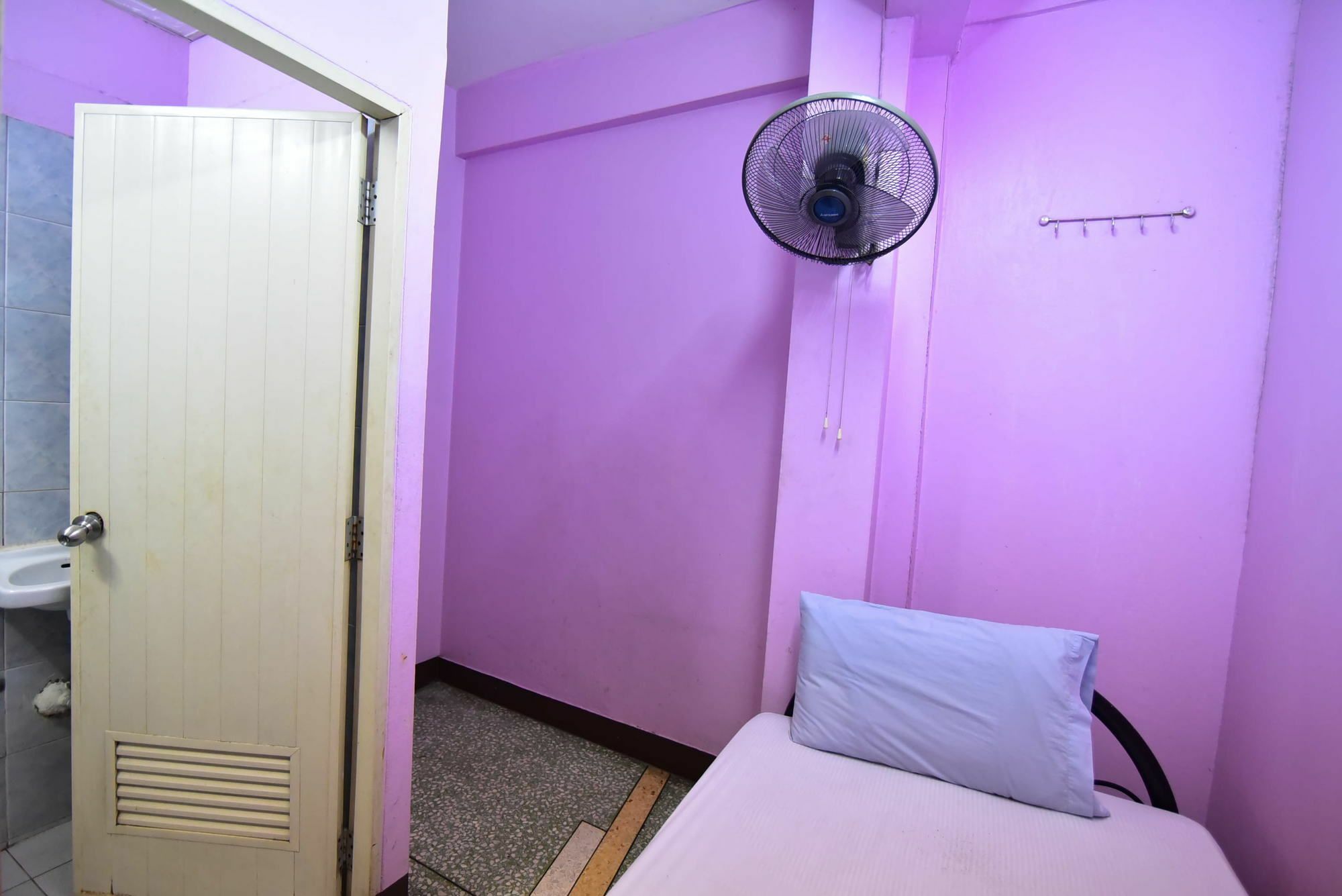 Khaosan Rainbow Hostel Бангкок Екстер'єр фото